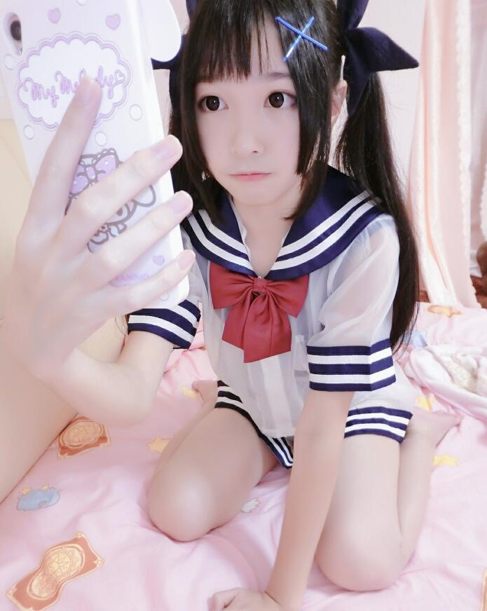 工口小妖精制服写真套图，死库水露脸COS写真套图，小萝莉学士服写真