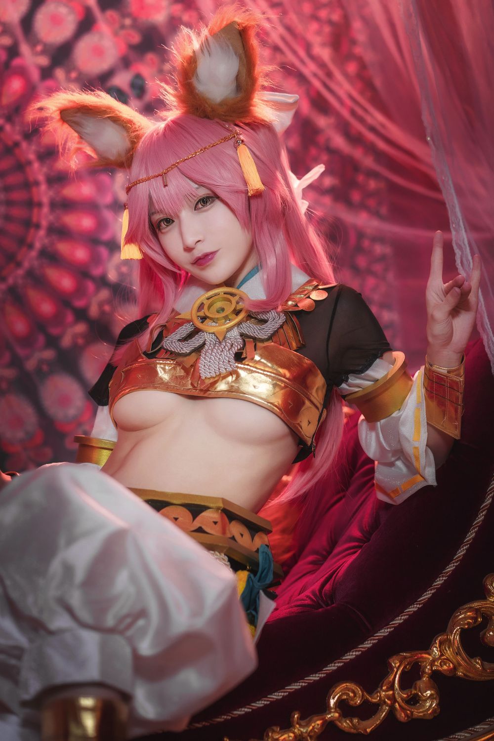 网络美女铁板烧鬼舞w微露小蛮腰COSPLAY九尾妖狐玉藻前