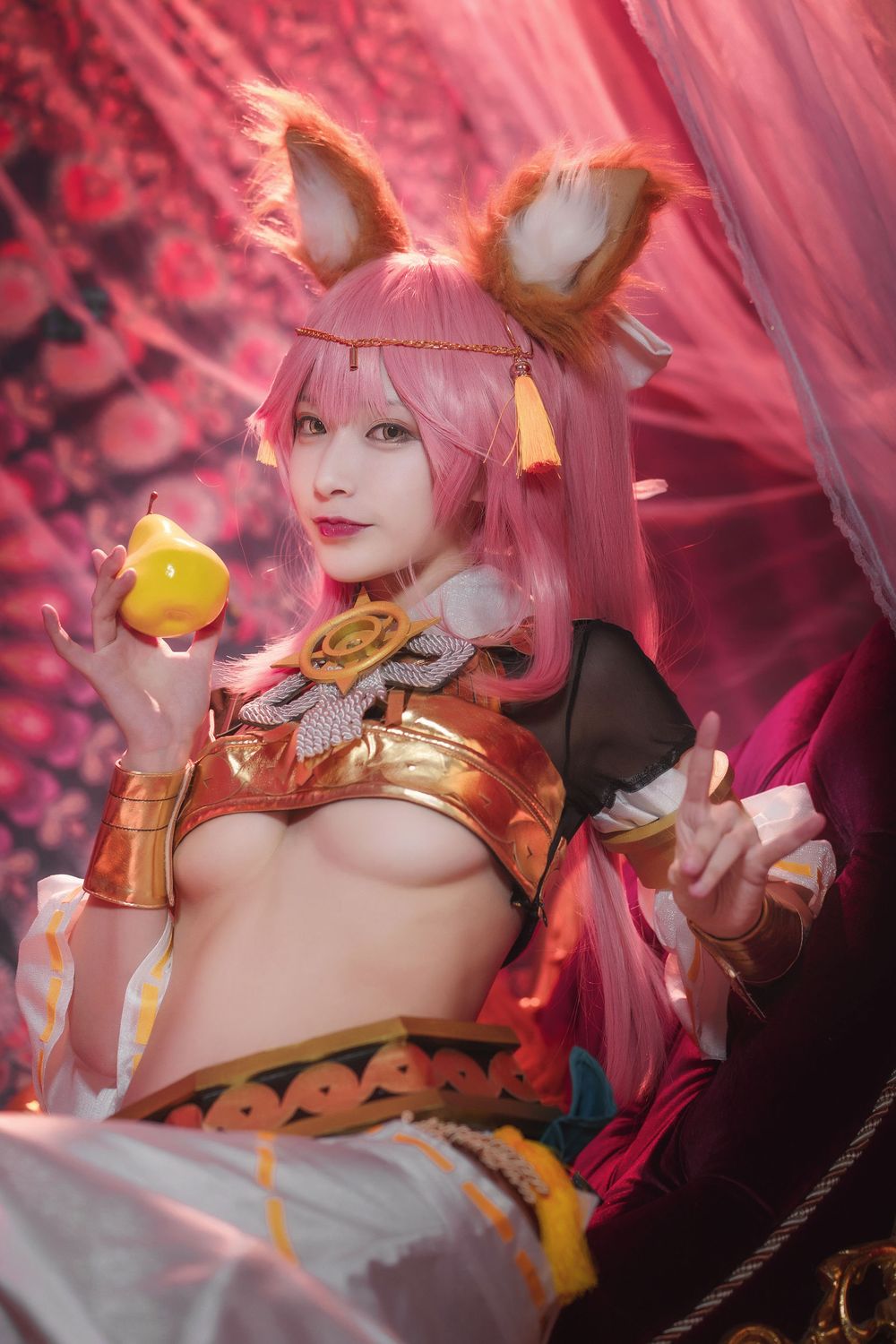 网络美女铁板烧鬼舞w微露小蛮腰COSPLAY九尾妖狐玉藻前